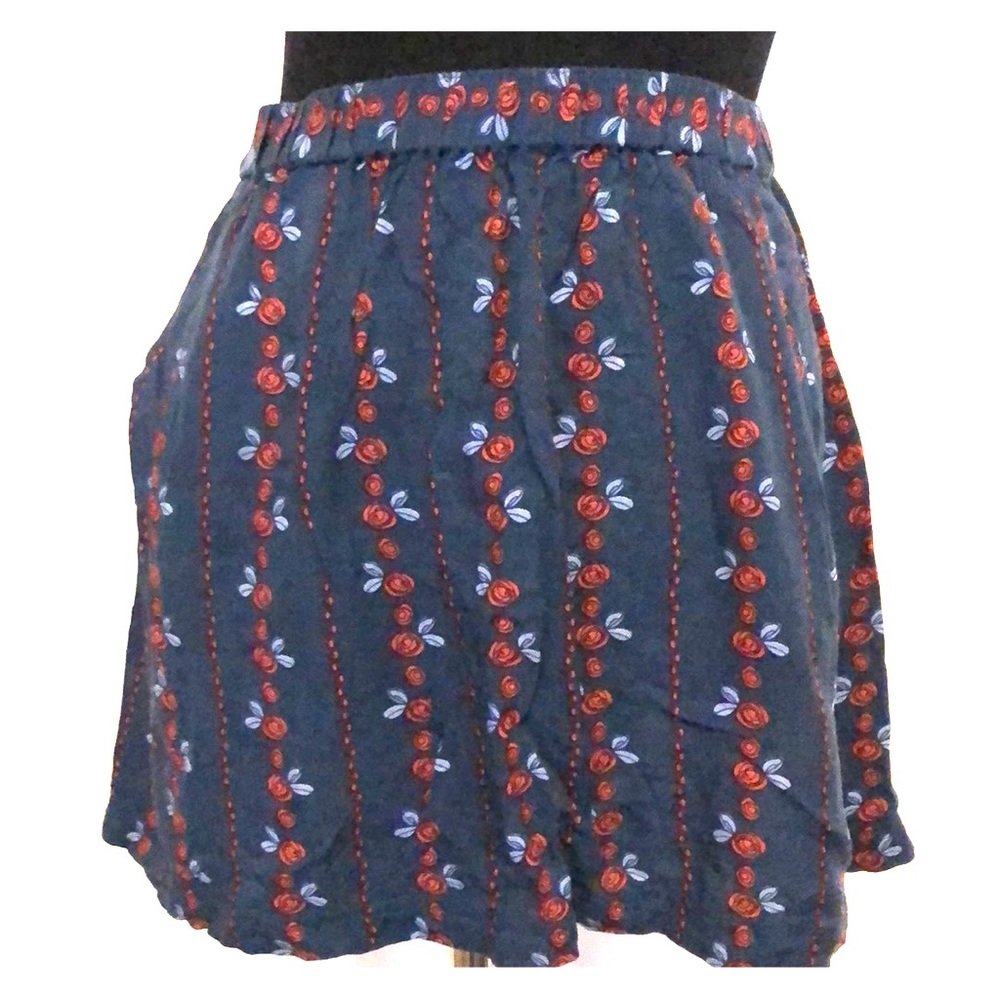 Rose Patterned Mini Skirt